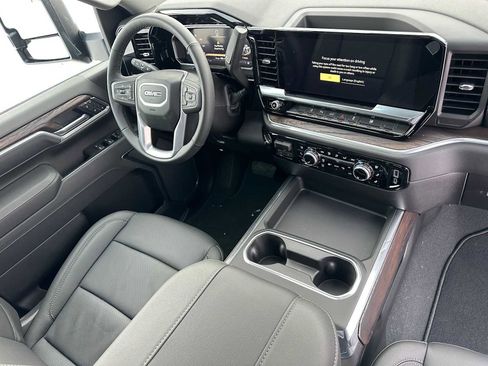 New 2026 GMC Sierra 2500 SLT w/ SLT Convenience Package image 11