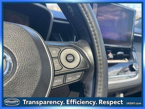 Used 2023 Toyota Corolla Cross XLE w/ Convenience Package image 23