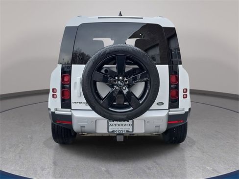 Used 2023 Land Rover Defender 110 SE image 6