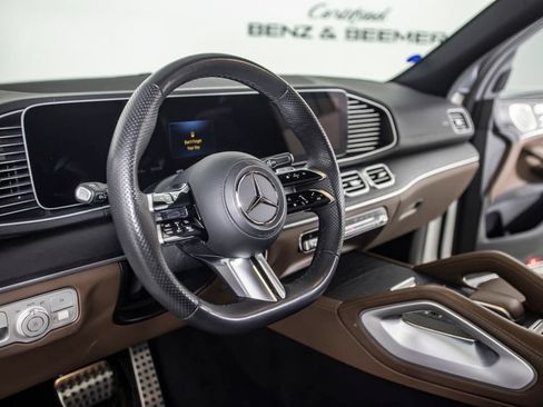 Used 2024 Mercedes-Benz GLS 450 4MATIC image 25
