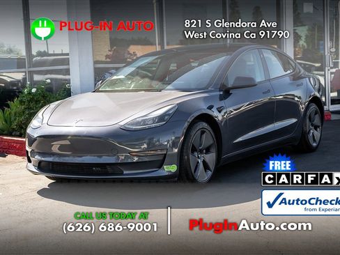 Used 2023 Tesla Model 3 Standard Range image 1