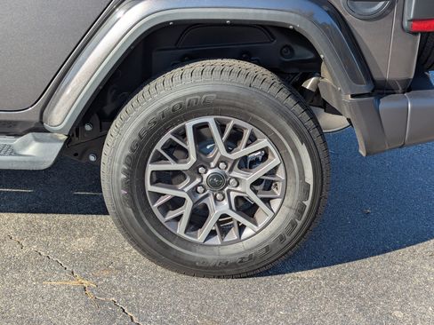 Used 2024 Jeep Wrangler Sahara w/ Technology Group image 29