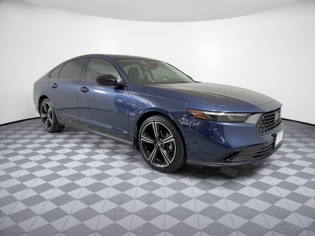 Used 2025 Honda Accord SE image 7