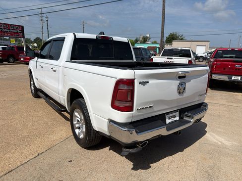 Used 2020 RAM 1500 Laramie AWD/4WD image 3