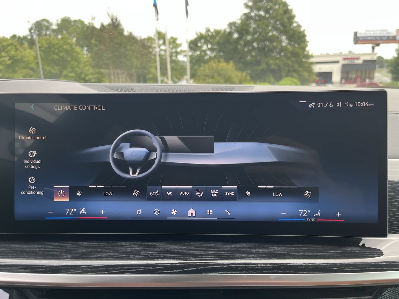 Used 2027 BMW X7 xDrive40i w/ M Sport Package AWD/4WD image 27