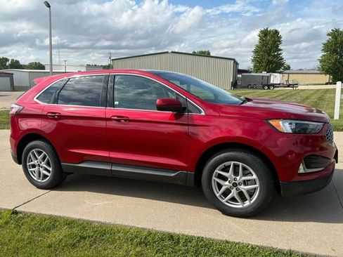 Certified 2023 Ford Edge SEL w/ Convenience Package AWD/4WD image 3