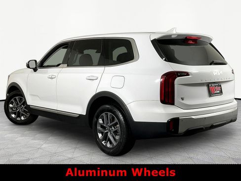 Used 2024 Kia Telluride LX FWD image 4
