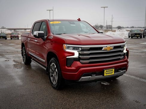 Used 2023 Chevrolet Silverado 1500 High Country w/ Technology Package image 3