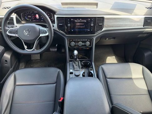 Certified 2023 Volkswagen Atlas Cross Sport SE w/ Black Wheel Package image 21