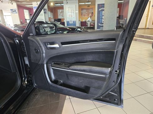 Used 2021 Chrysler 300 S image 11