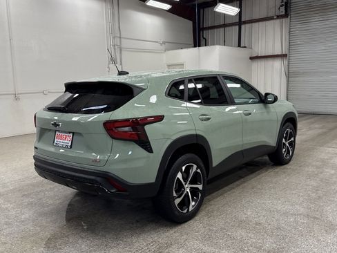 Used 2024 Chevrolet Trax RS w/ Driver Confidence Package image 17