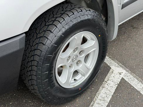 Used 2005 Dodge Dakota ST image 7