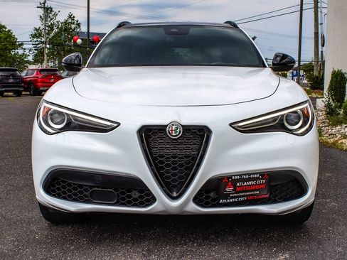 Used 2023 Alfa Romeo Stelvio Veloce AWD/4WD image 2