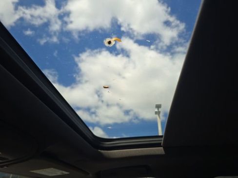 Used 2021 GMC Yukon SLT w/ SLT Premium Package image 12