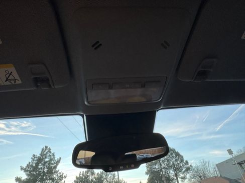 Used 2021 Chevrolet Trax LT image 39