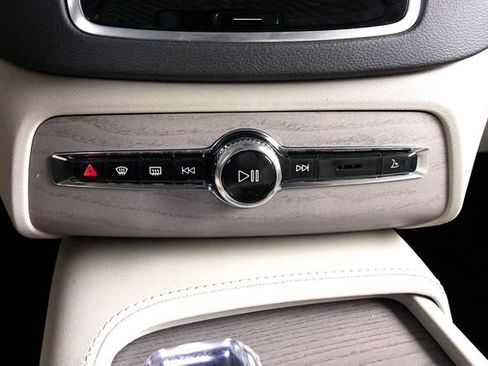 Used 2024 Volvo XC90 T8 Ultimate w/ Protection Package Premier AWD/4WD image 13