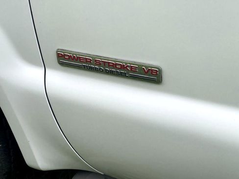 Used 2004 Ford F350 Lariat image 9