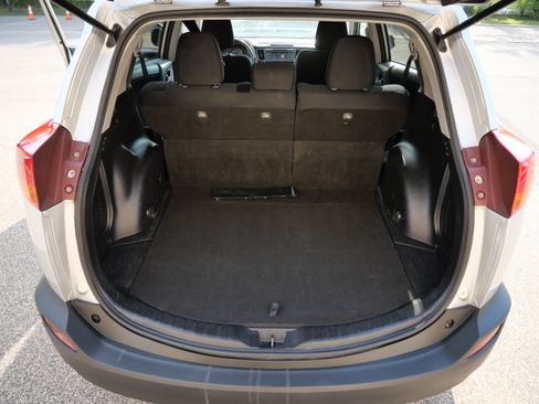 Used 2015 Toyota RAV4 XLE FWD image 18