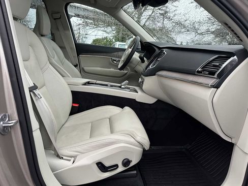 Certified 2023 Volvo XC90 T8 Ultimate image 10
