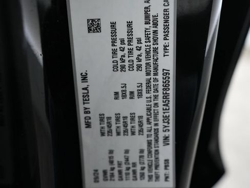Used 2024 Tesla Model 3 Standard Range RWD image 26