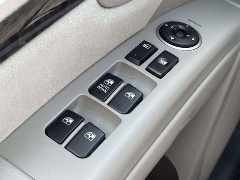 Used 2009 Hyundai Santa Fe SE w/ Touring Pkg 11 image 16