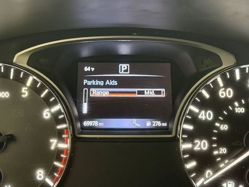 Used 2016 Nissan Pathfinder Platinum w/ Family Entertainment Package FWD image 14