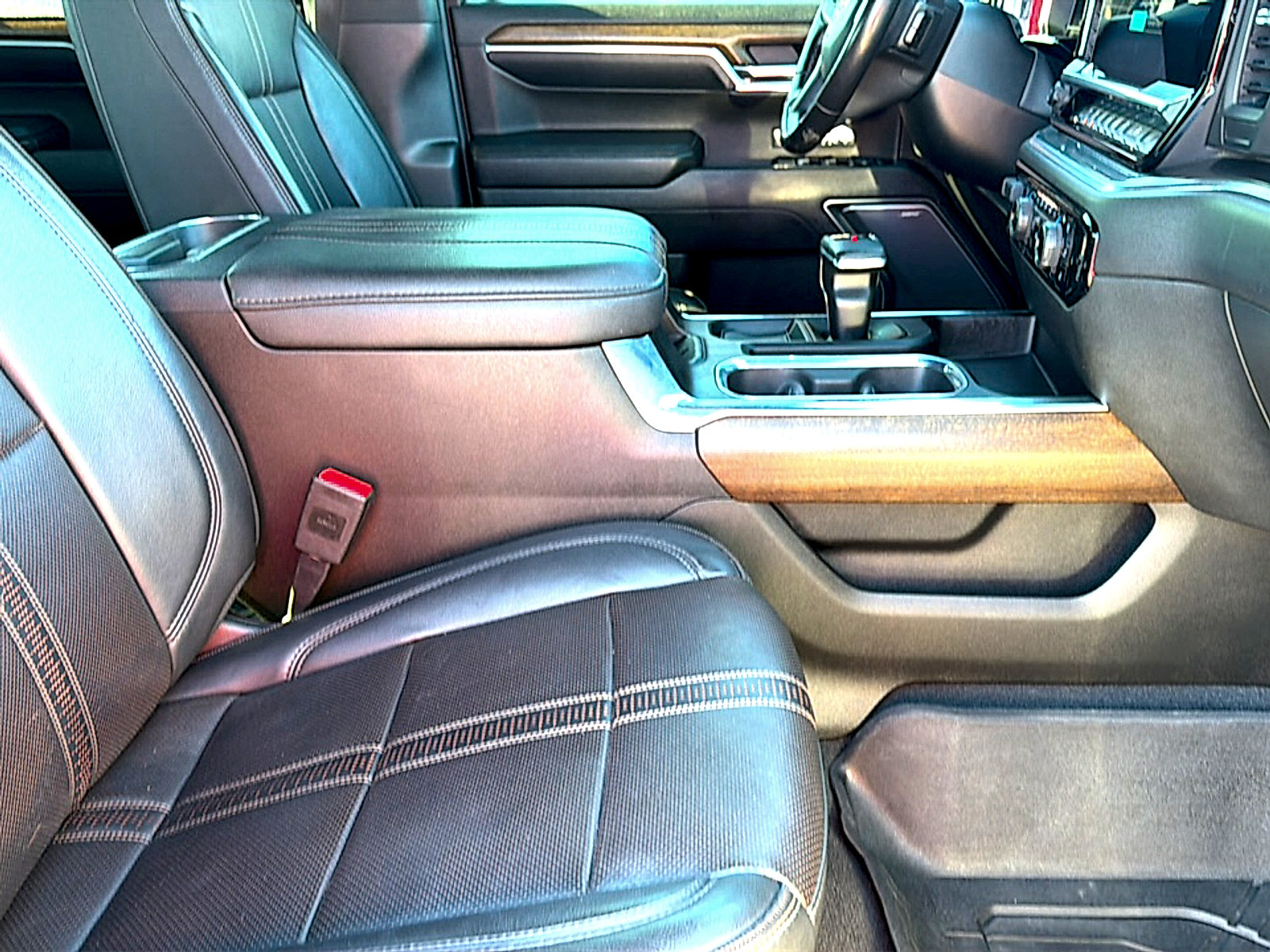 Used 2023 Chevrolet Silverado 1500 High Country w/ High Country Premium Package AWD/4WD image 26