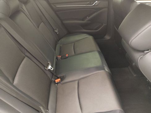 Used 2018 Honda Accord Sport image 19