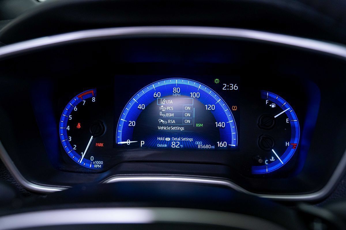 Used 2020 Toyota Corolla XSE FWD image 9