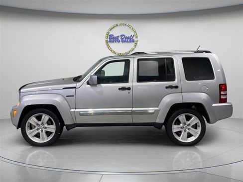 Used 2011 Jeep Liberty Sport AWD/4WD image 2