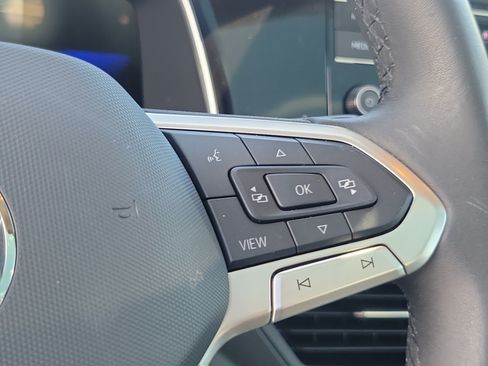 Certified 2024 Volkswagen Jetta SE w/ Panoramic Sunroof Package FWD image 29