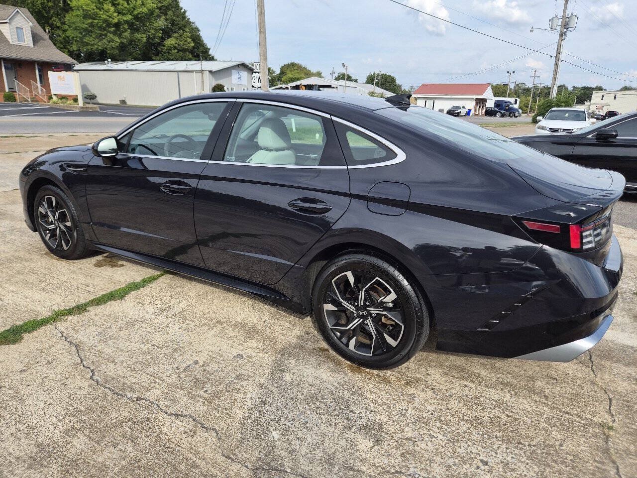 Used 2025 Hyundai Sonata SEL FWD image 4