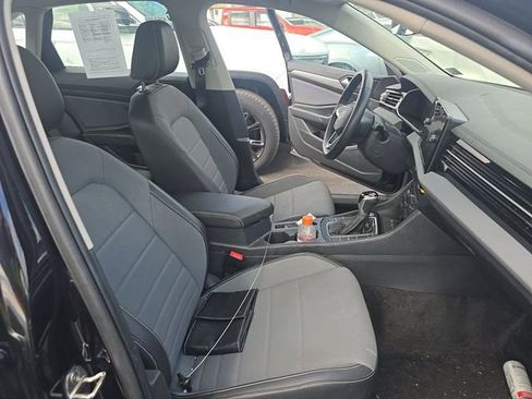 Used 2025 Volkswagen Jetta SE FWD image 18