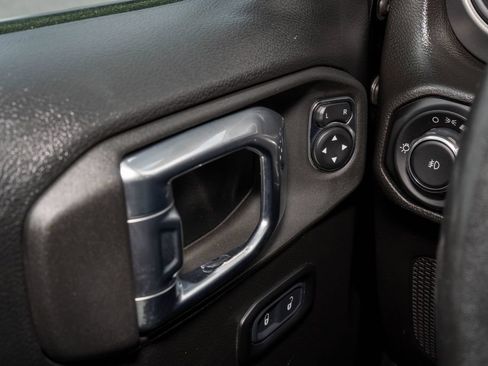 Used 2022 Jeep Wrangler Unlimited Sport AWD/4WD image 23