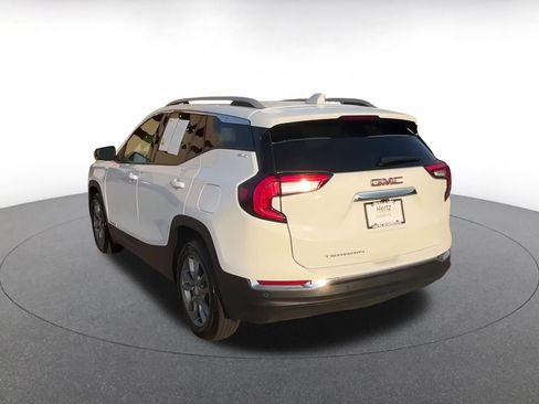 Used 2023 GMC Terrain SLT image 11
