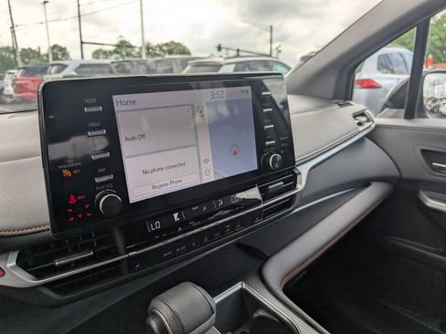 Used 2024 Toyota Sienna XSE AWD/4WD image 17
