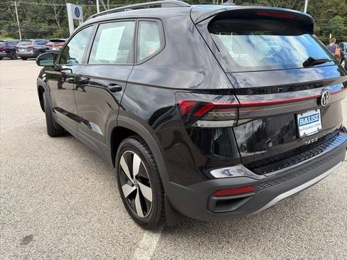 Certified 2025 Volkswagen Taos S AWD/4WD image 6