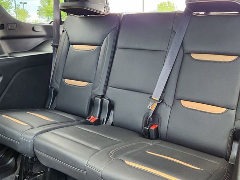 Used 2024 GMC Yukon AT4 w/ Technology Package AWD/4WD image 10