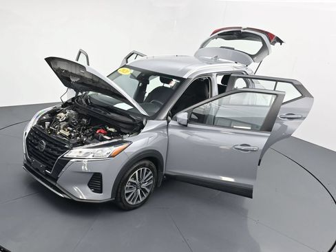 Used 2021 Nissan Kicks SV FWD image 40