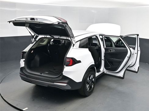 Used 2026 Kia Sportage LX w/ LX Convenience Package image 26