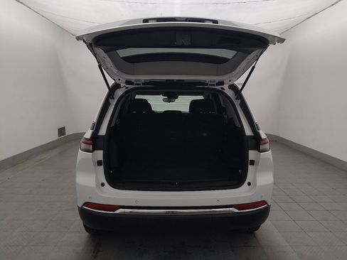 Used 2023 Jeep Grand Cherokee Laredo RWD image 29