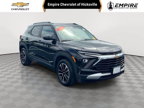 Used 2024 Chevrolet TrailBlazer LT FWD image 1