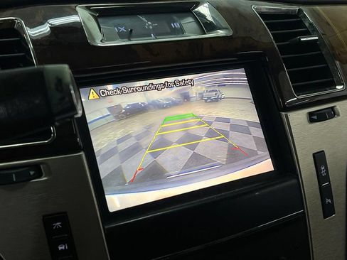 Used 2013 Cadillac Escalade ESV Platinum AWD/4WD image 23