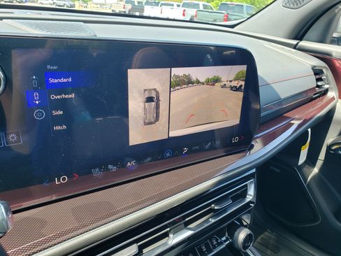 New 2026 Chevrolet Traverse RS w/ LPO, Floor Liner Package FWD image 39