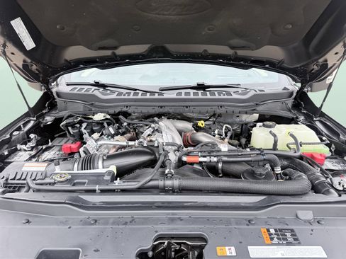 Used 2025 Ford F450 Platinum w/ FX4 Off-Road Package image 28