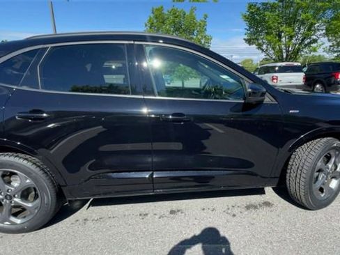 Used 2023 Ford Escape ST-Line Select w/ Tech Pack #2 AWD/4WD image 9