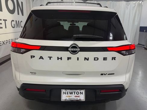 Used 2023 Nissan Pathfinder SV w/ Black Appearance Package AWD/4WD image 32