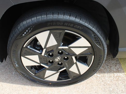 Used 2025 Hyundai Kona SEL image 11