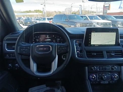 Used 2024 GMC Yukon XL SLT image 27
