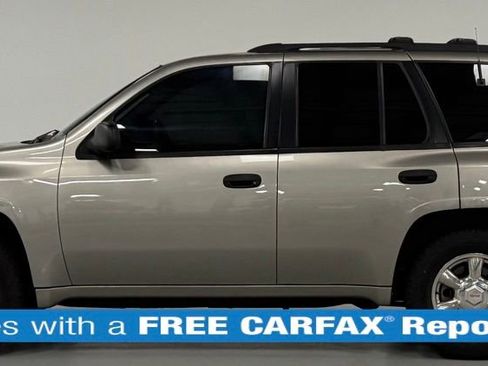 Used 2002 GMC Envoy SLE image 2